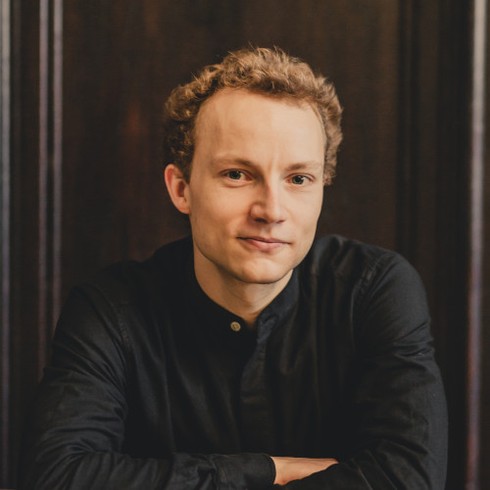 Gramophone - Niklas Benjamin Hoffmann wins Donatella Flick LSO Conducting Competition 2016